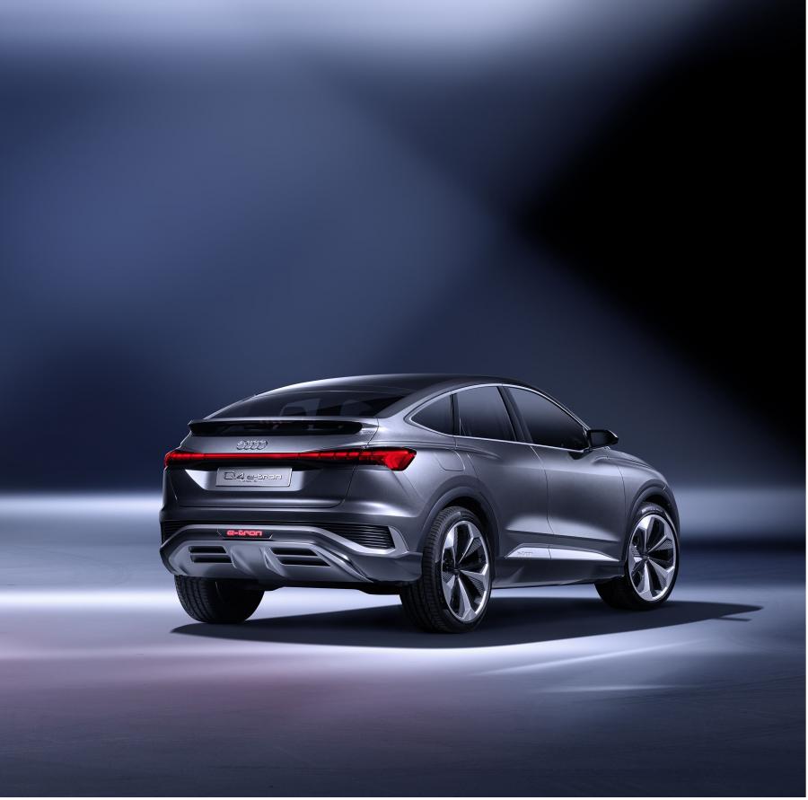  Audi Q4 Sportback e-tron Concept 2020 года  (фото 10 из 59)